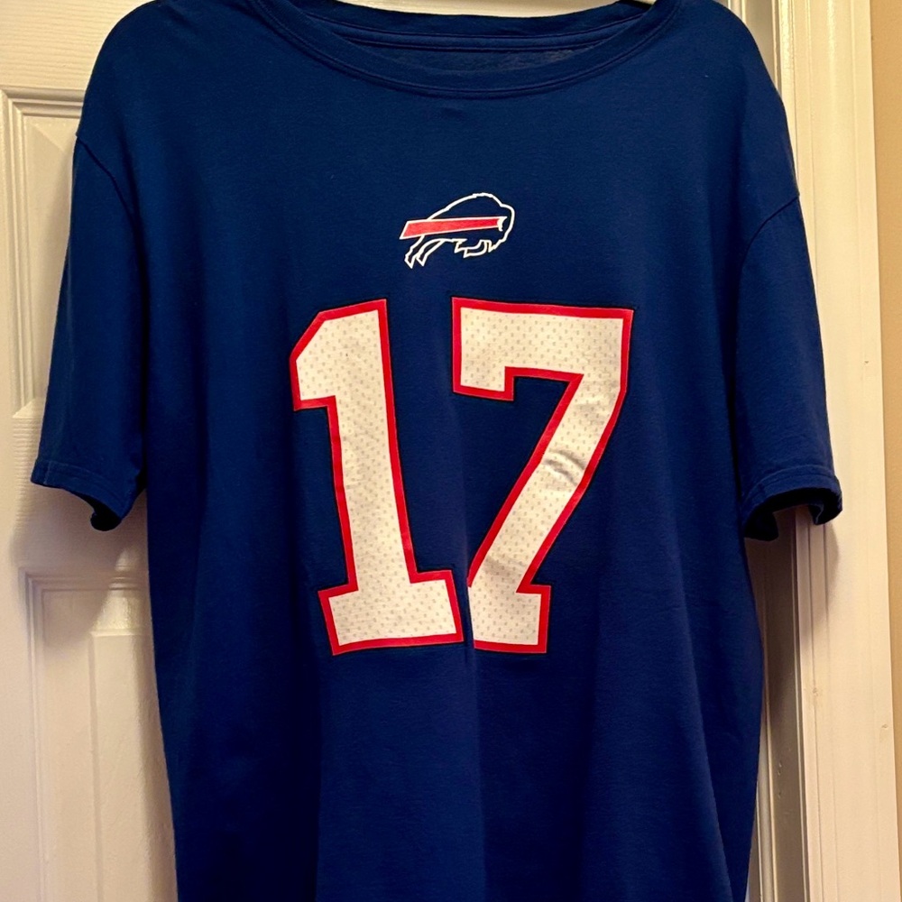 Gently used, FANATICS JOSH ALLEN T-shirt 🏈